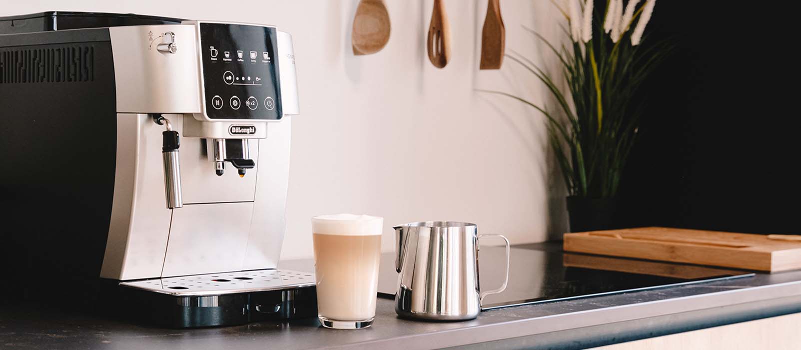 comment faire un latte macchiato avec une machine De'Longhi magnifica smart