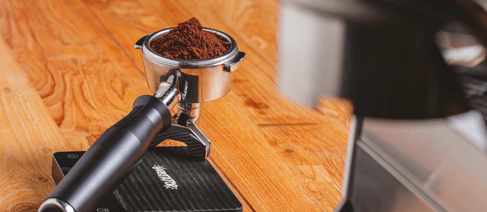 Les 9 accessoires indispensables pour votre machine espresso en 2024