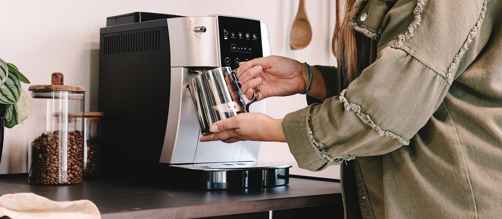 La célèbre machine à café De'Longhi Magnifica S est à un prix