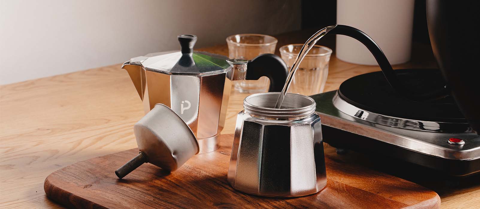 Cafetière italienne ou cafetière à piston ? Avantages et inconvénients