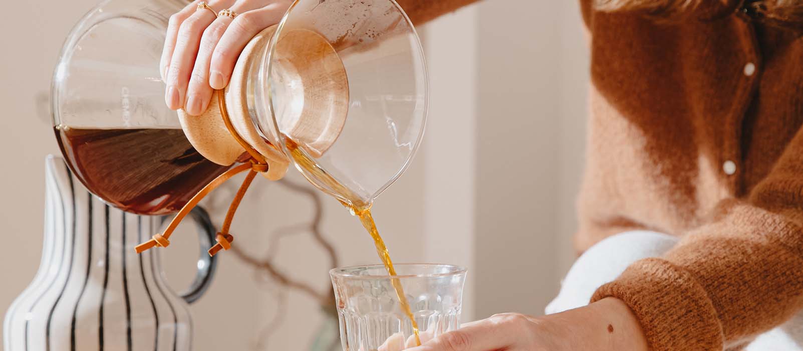 Slow coffee Chemex pour la pause café