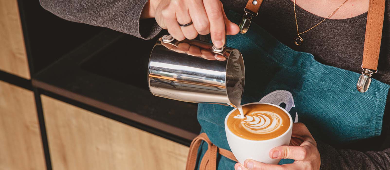 Pichet à lait : l'accessoire indispensable des barista - MaxiCoffee