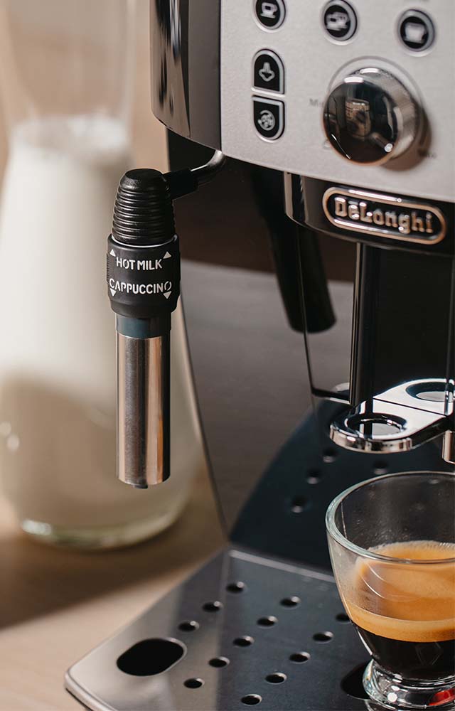 delonghi magnifica machines a cafe accessible